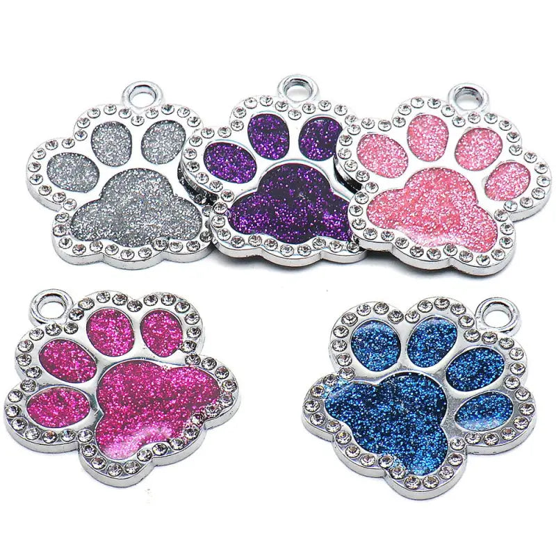 Charms de pattes avec cristaux sur médaille pour chien personnalisée - Gravure élégante