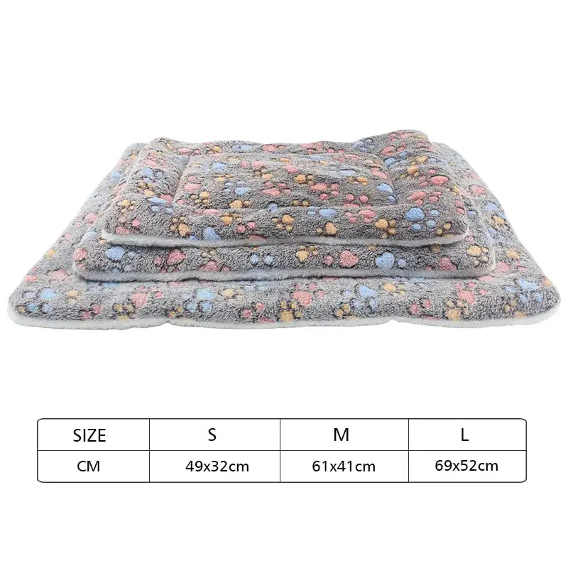 Lit pour chien avec motif floral sur tapis chauffant pour le confort et la chaleur des chiens