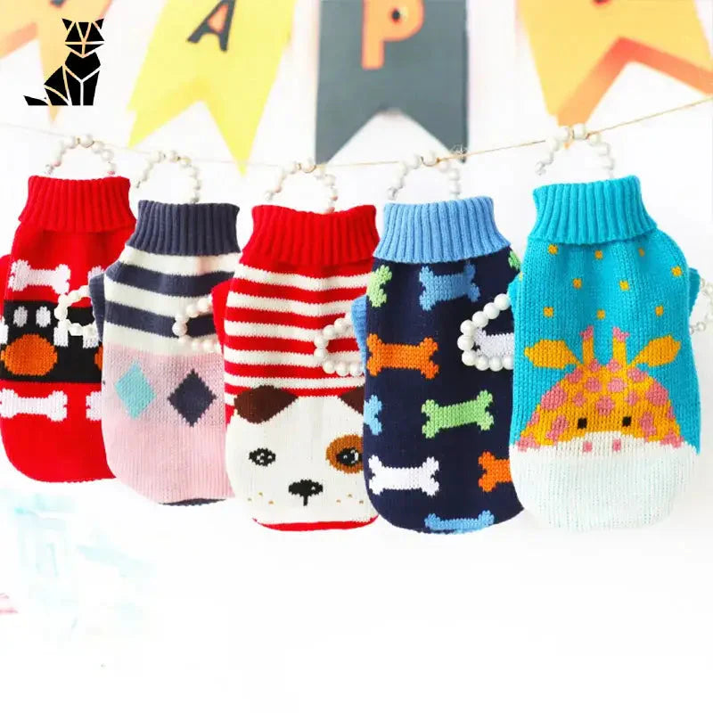 Facile à porter des chaussettes pour bébé avec des animaux de dessins animés affichés avec le pull de Noël pour les chats